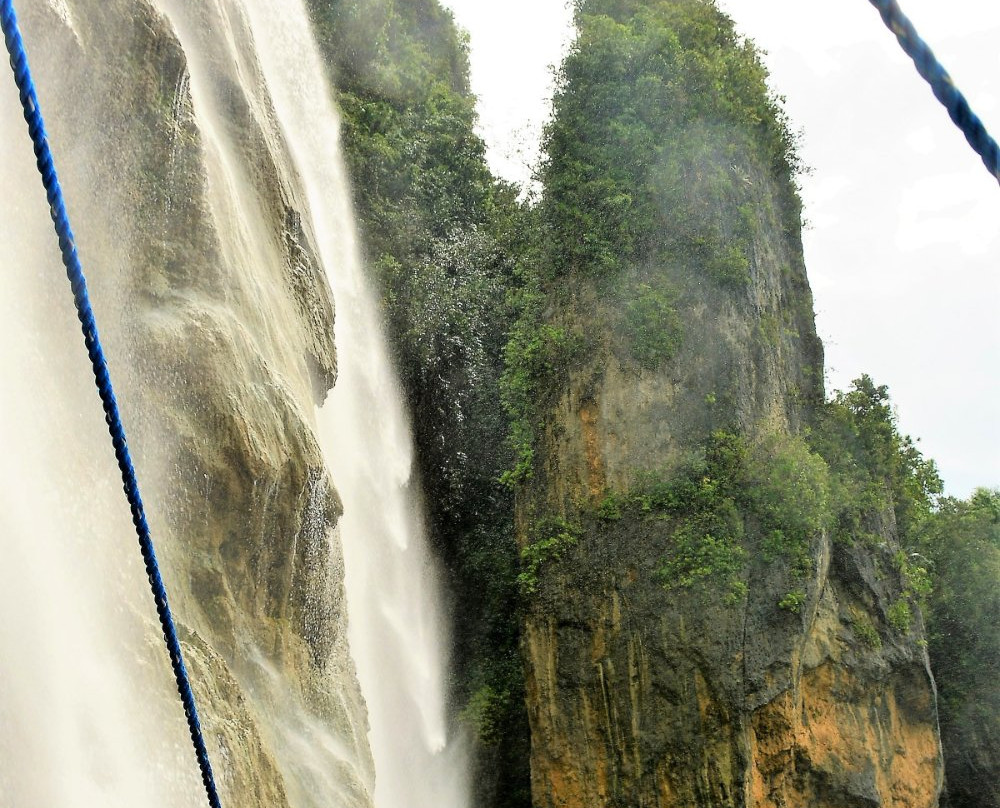 Catandayagan Falls-迪高岛必去景点