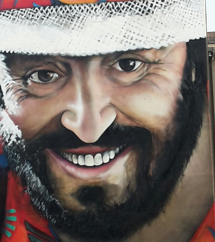 Murale a Luciano Pavarotti景点图片