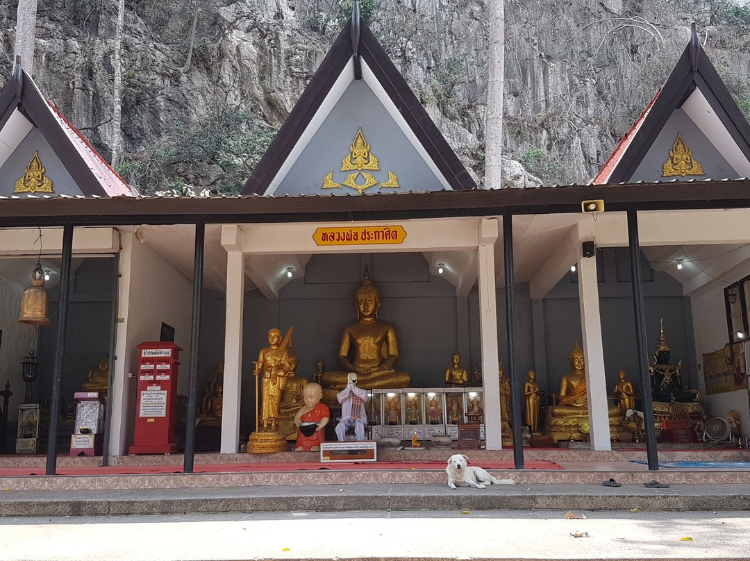 Wat Tum Khao Chakan-考茶干必去景点