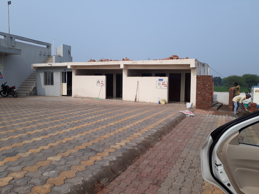 Mahakal Dhaba And Family Restaurant