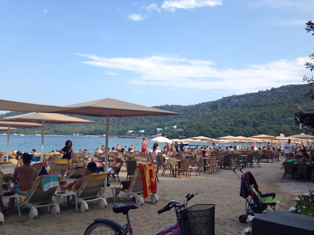 Dakapo Beach Club & A La Carte Restaurant