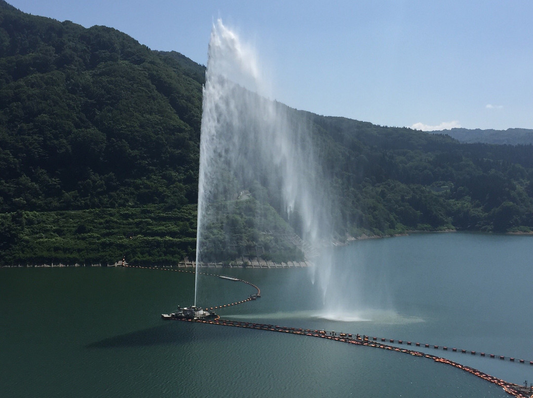 Lake Gassanko Fountain景点图片