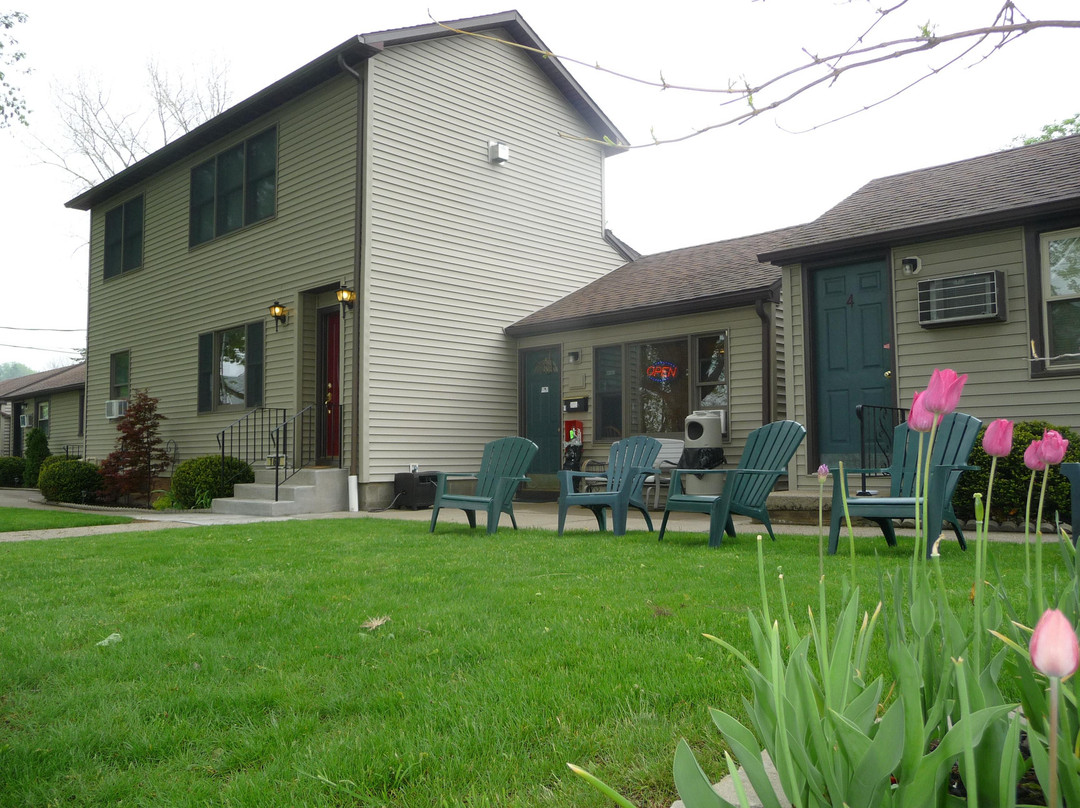 Riverside Motel主图