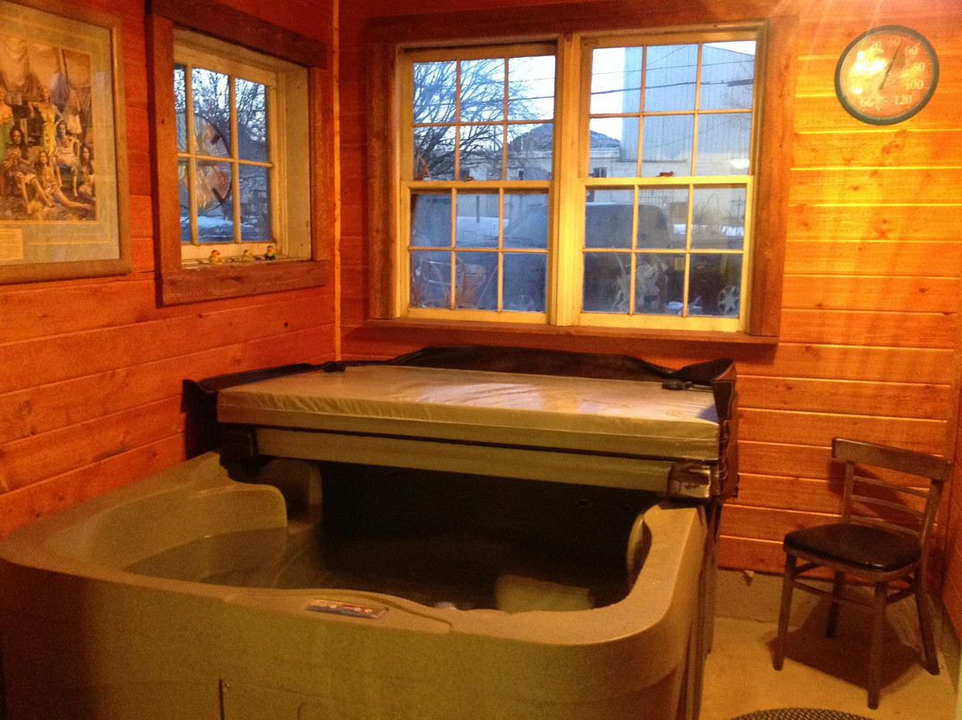 Largilliere Carriage House B&B主图