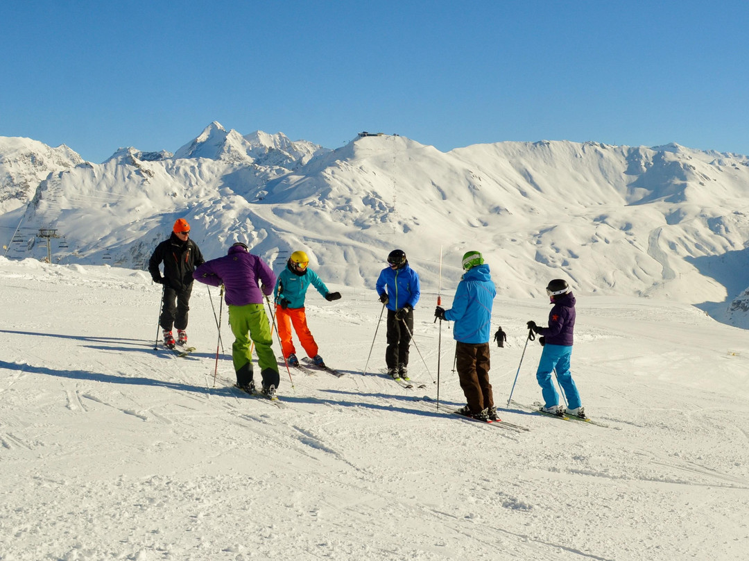 Ski Instructor Lynn Mill-伊泽尔谷必去景点