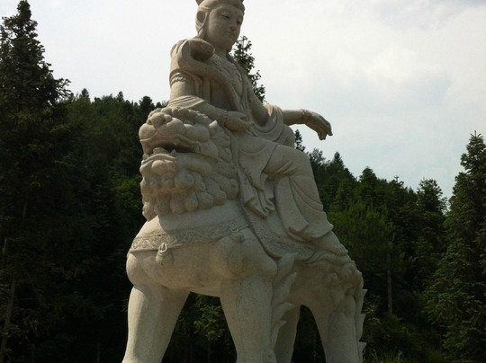 玉华洞天休闲山庄主图