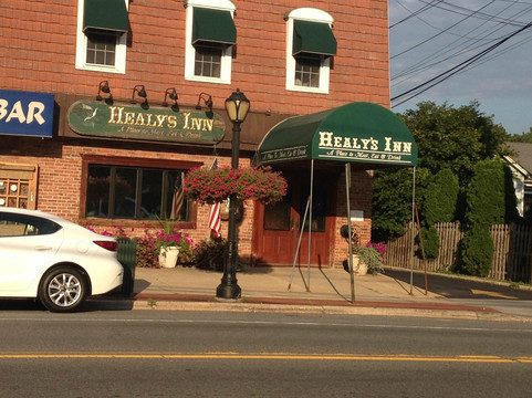 Greenlawn餐馆和美食-Healy's Inn