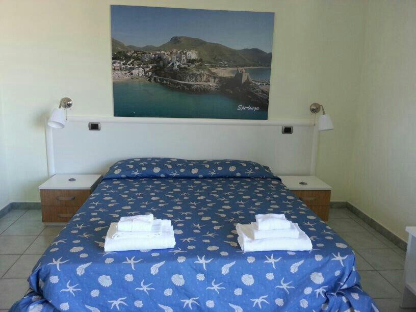 Formia酒店住宿-Hotel Tirreno