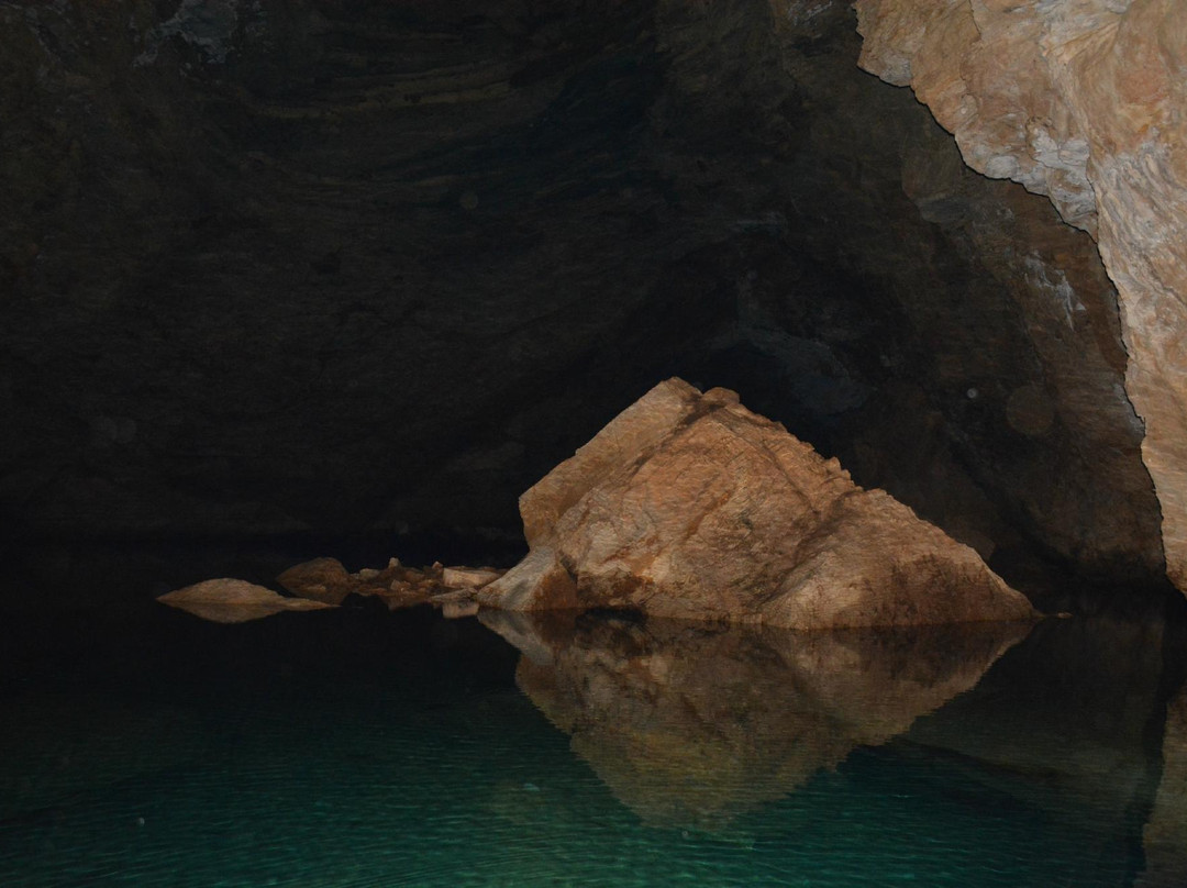 Buraco das Andorinhas-Formosa必去景点