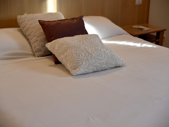 尚特斯勒酒店主图