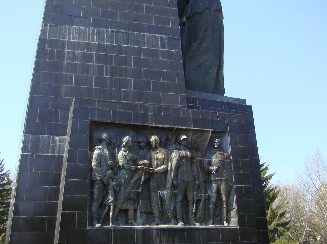 Eternal Glory Memorial Complex-Lutsk必去景点