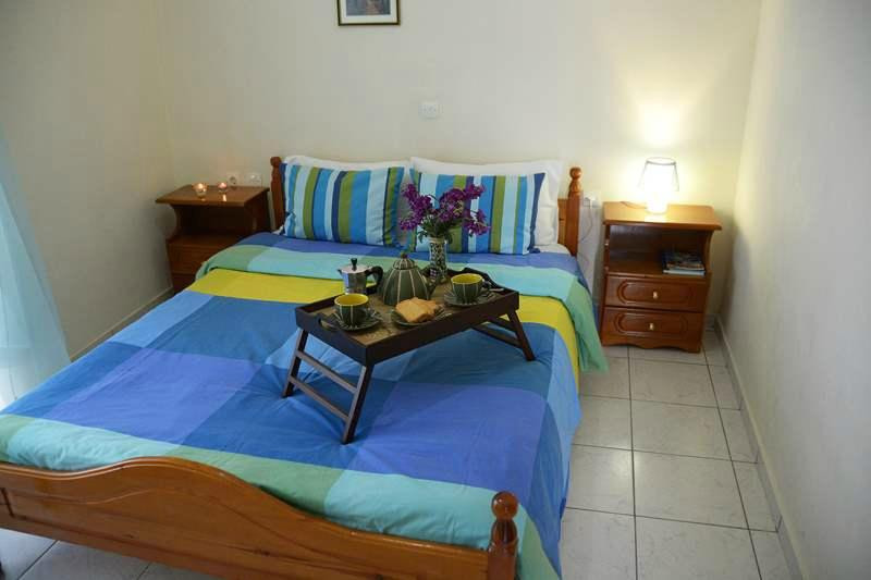 Troumpas Family Rooms and Apartments主图