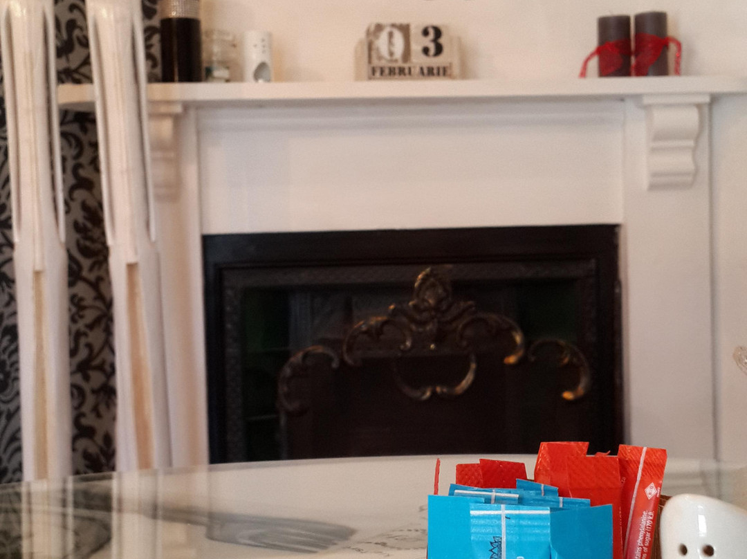 Emantlaneni Guest House主图