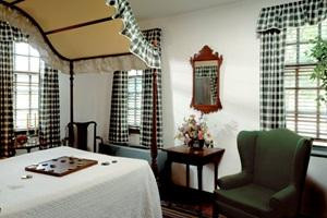 Colonial Houses, An Official Colonial Williamsburg Hotel