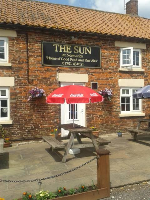 Little Habton餐馆和美食-The Sun Inn