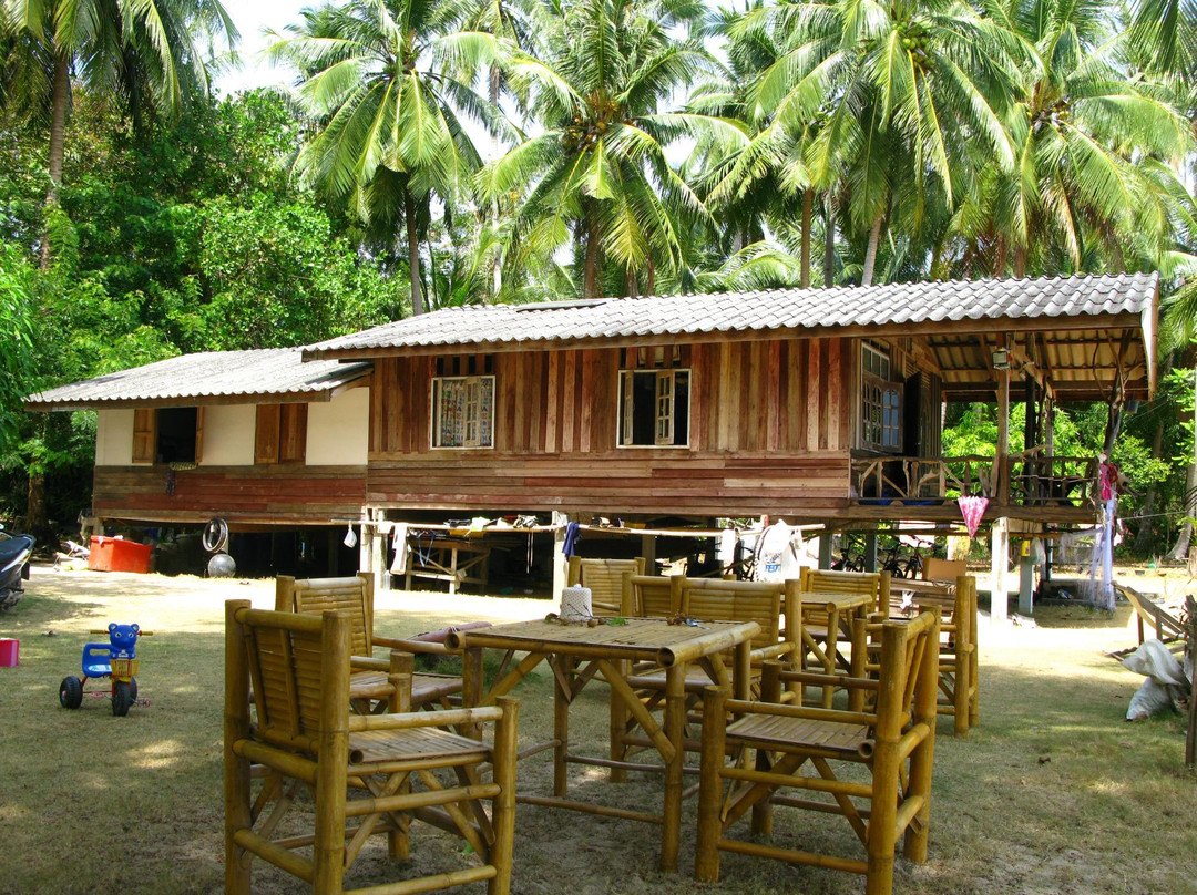 Koh Por Coral Beach Bungalow