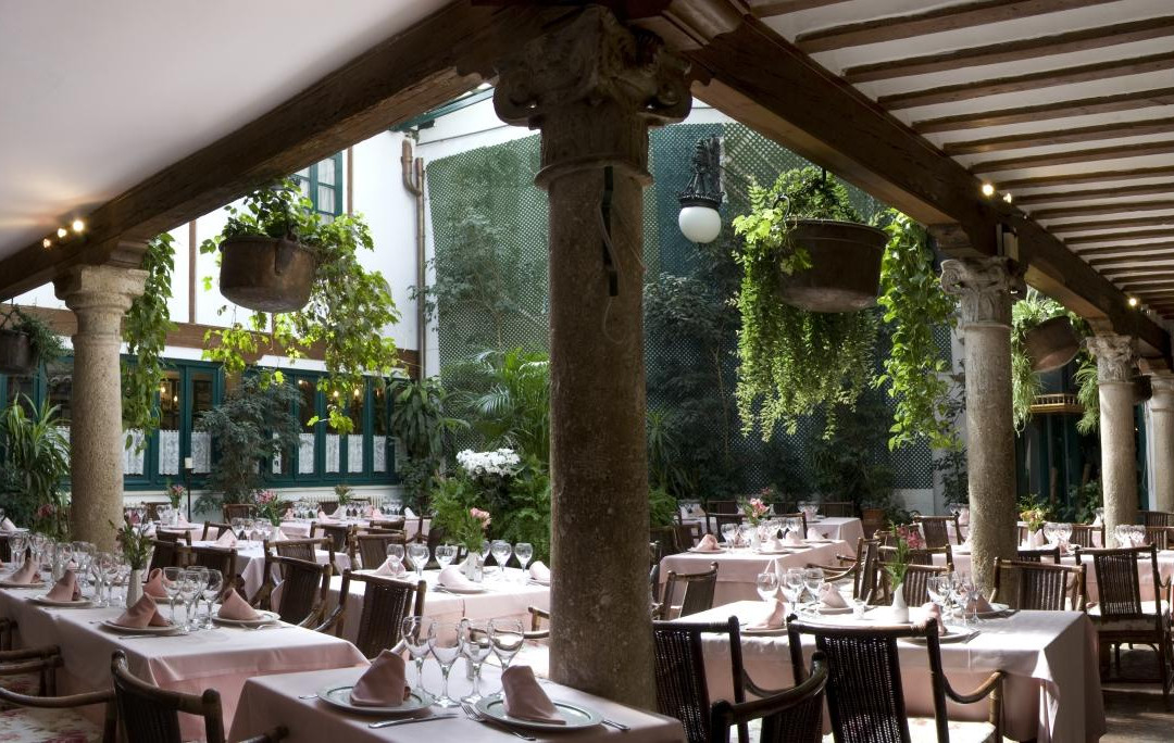 钦琼餐馆和美食-Cafe de la Iberia