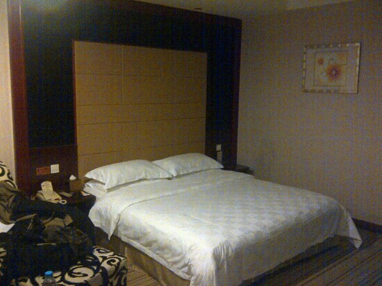 嘻牛·温州大酒店(贵阳喷水池地铁站店)主图