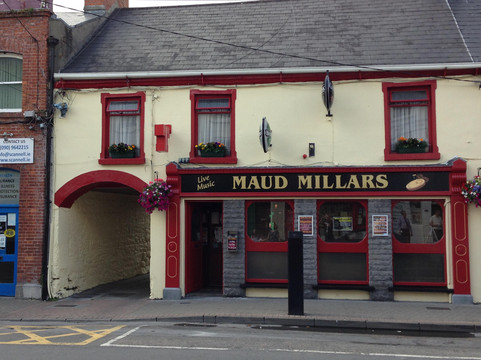 Ahascragh旅游景点-Maud Millars