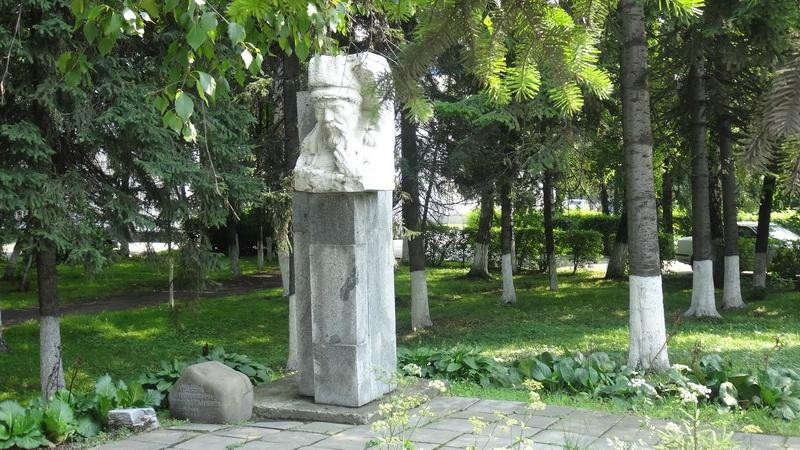 Ulagashev Public Garden景点图片