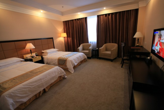 张北宏昊假日大酒店主图