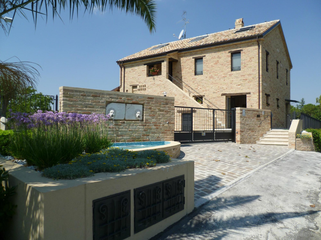 Spinetoli酒店住宿-La Tana dei Leoni B&B