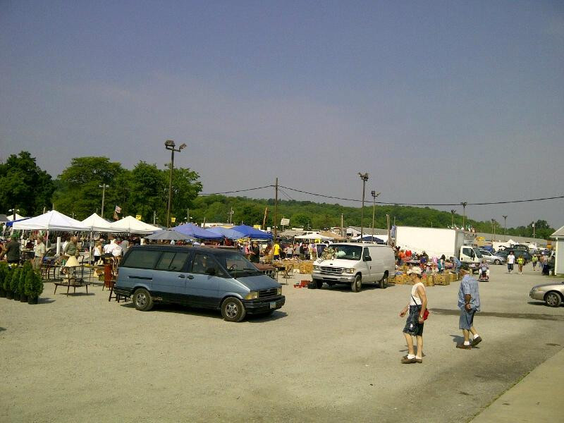 Rogers Flea Market & Auctions-Rogers必去景点