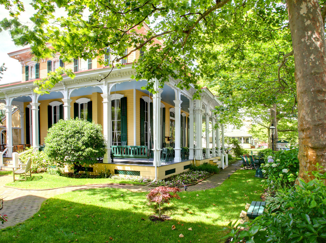 Mainstay Inn and Cottage