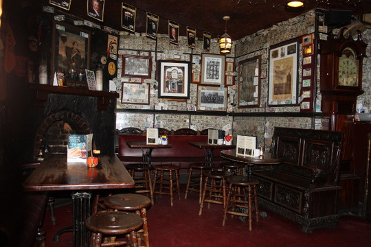 黄铜头颅酒吧-都柏林必去景点