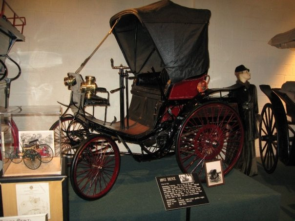 The Car and Carriage Caravan Museum-卢雷必去景点