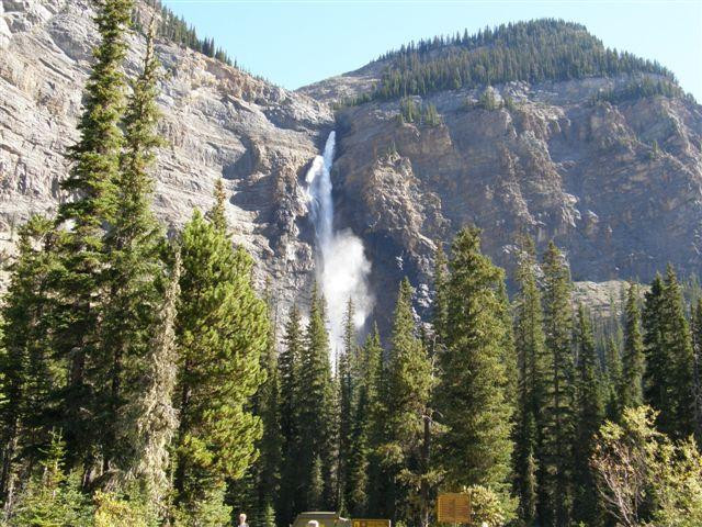 Takakkaw Falls景点图片