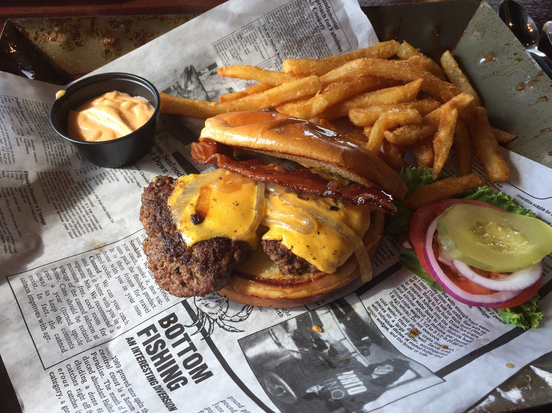 Winfield餐馆和美食-Shindigs Bar and Grill