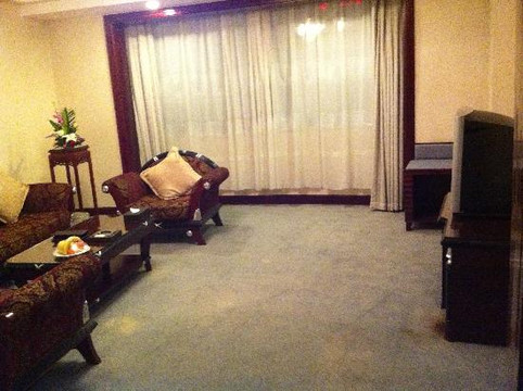 弘毅大酒店主图