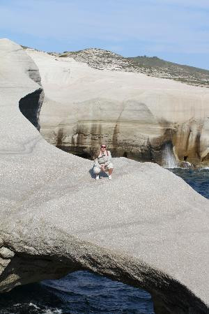 Sarakiniko Beach-米洛斯岛必去景点