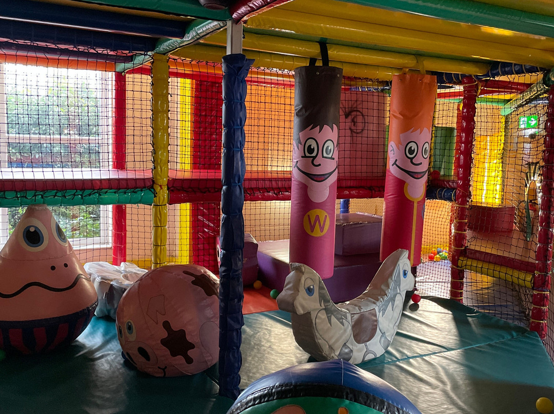 Air Balloon Wacky Warehouse-黑潭必去景点