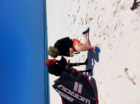 Coral Kiteboarding-迪亚尼必去景点