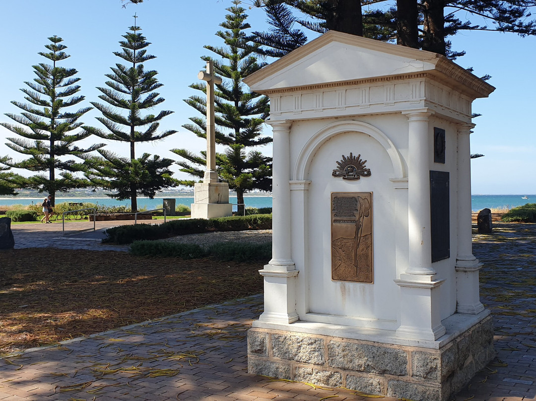 Victor Harbour Cenotaph-维克多港必去景点