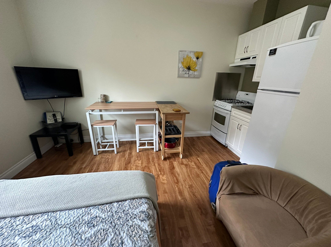 Tree To Me Inn主图