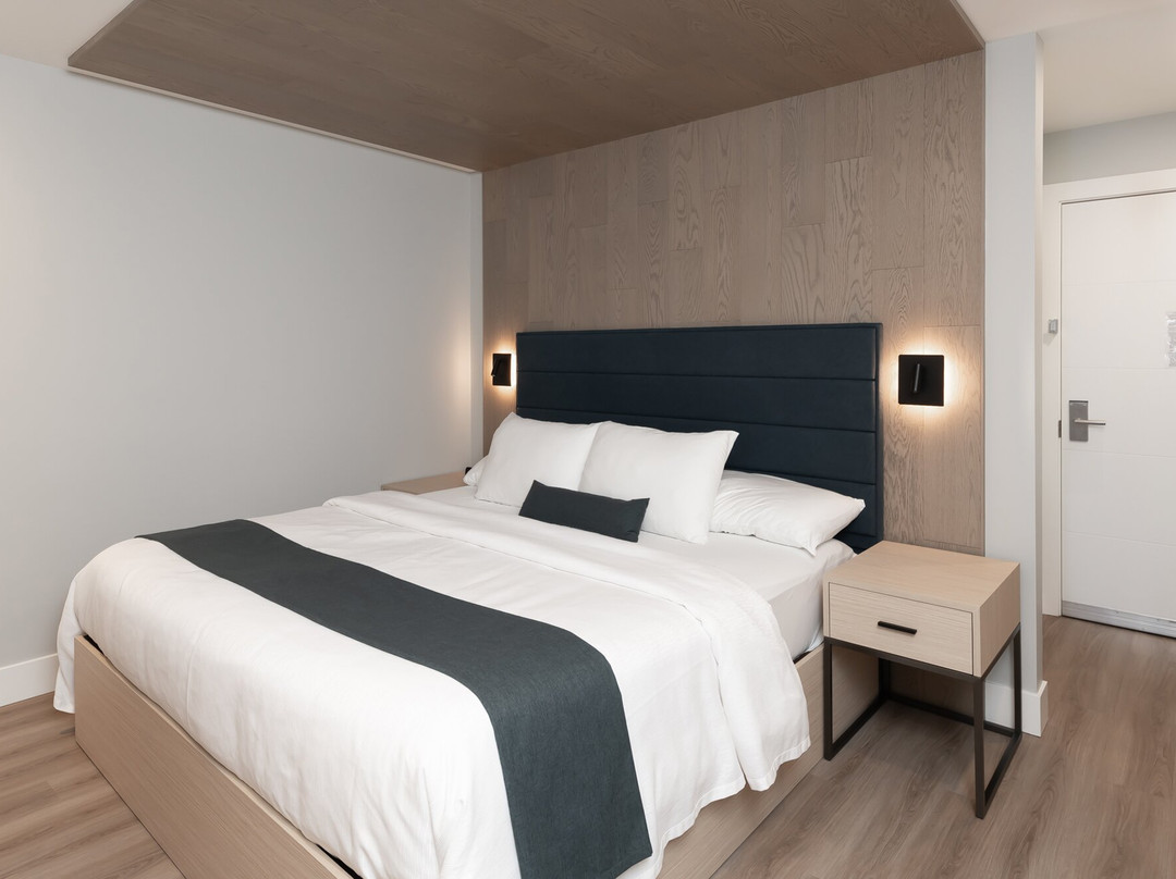 哈里逊海滩酒店主图