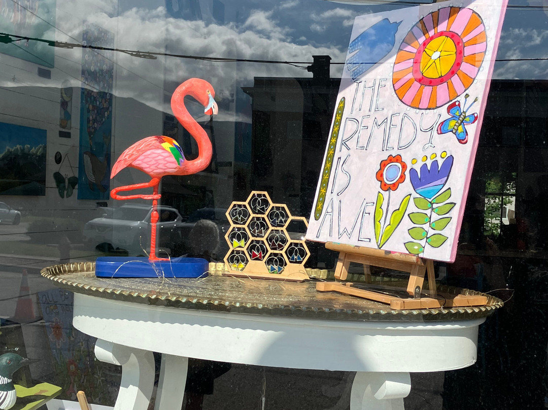 Three Sisters Gallery-Gorham必去景点