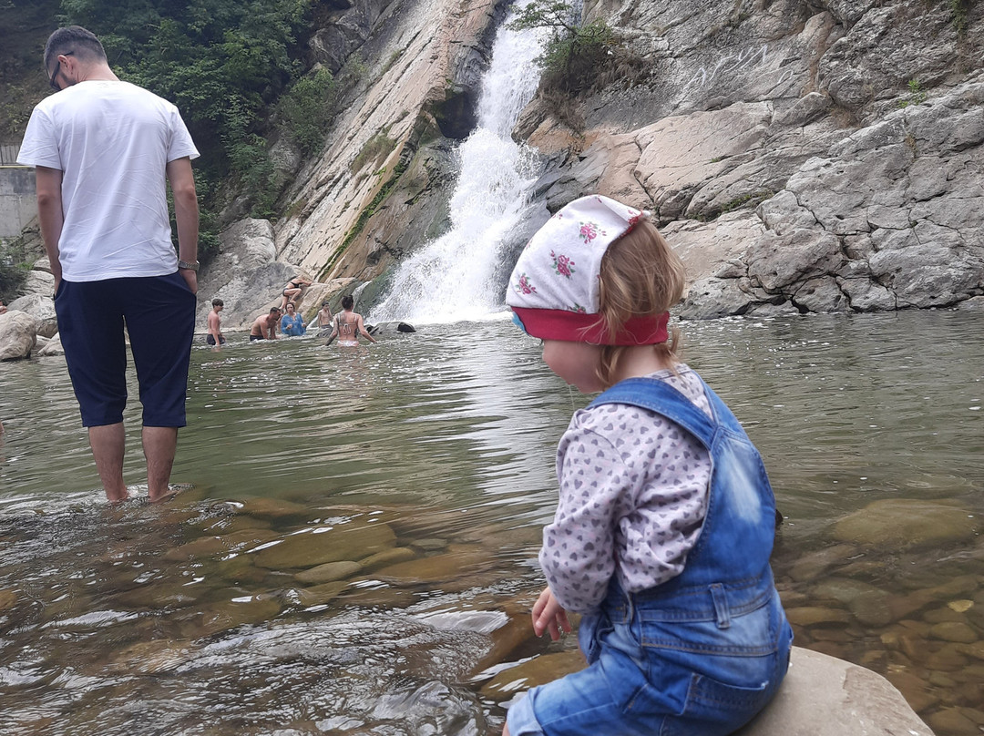 Khanagskiy Waterfall景点图片