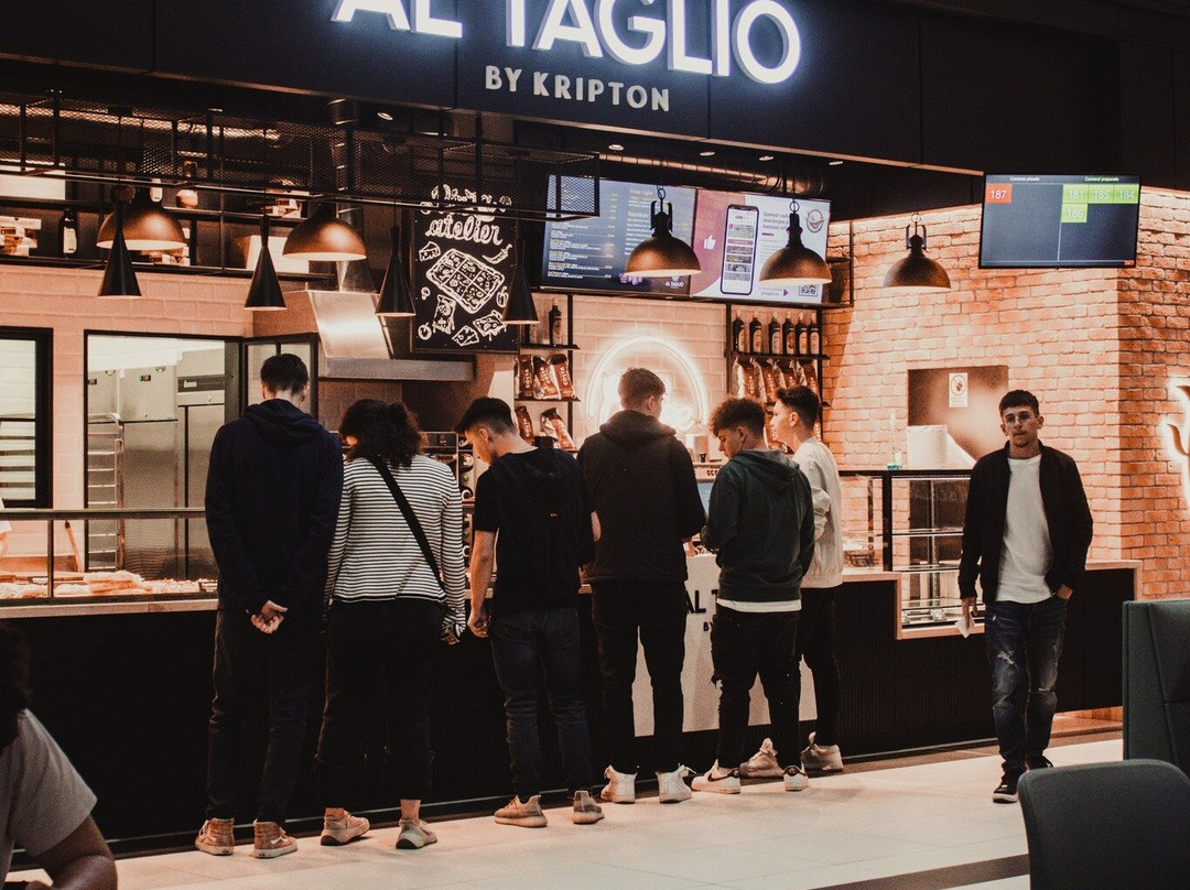 Altaglio Pezzo Di Pizza
