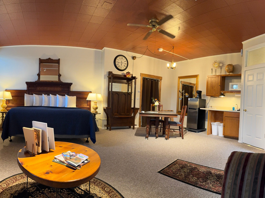 Baileys Harbor Schoolhouse Inn主图