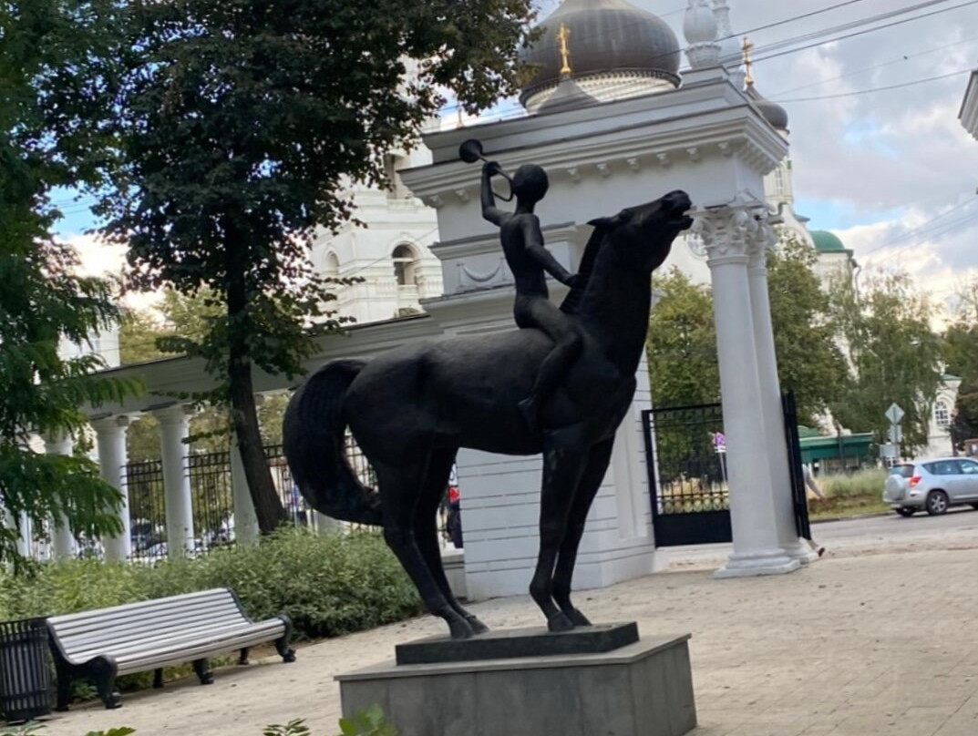 Sculpture a Boy on a Horse景点图片