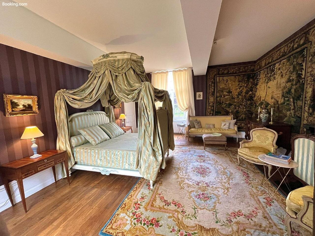 卡杜赞城堡酒店主图