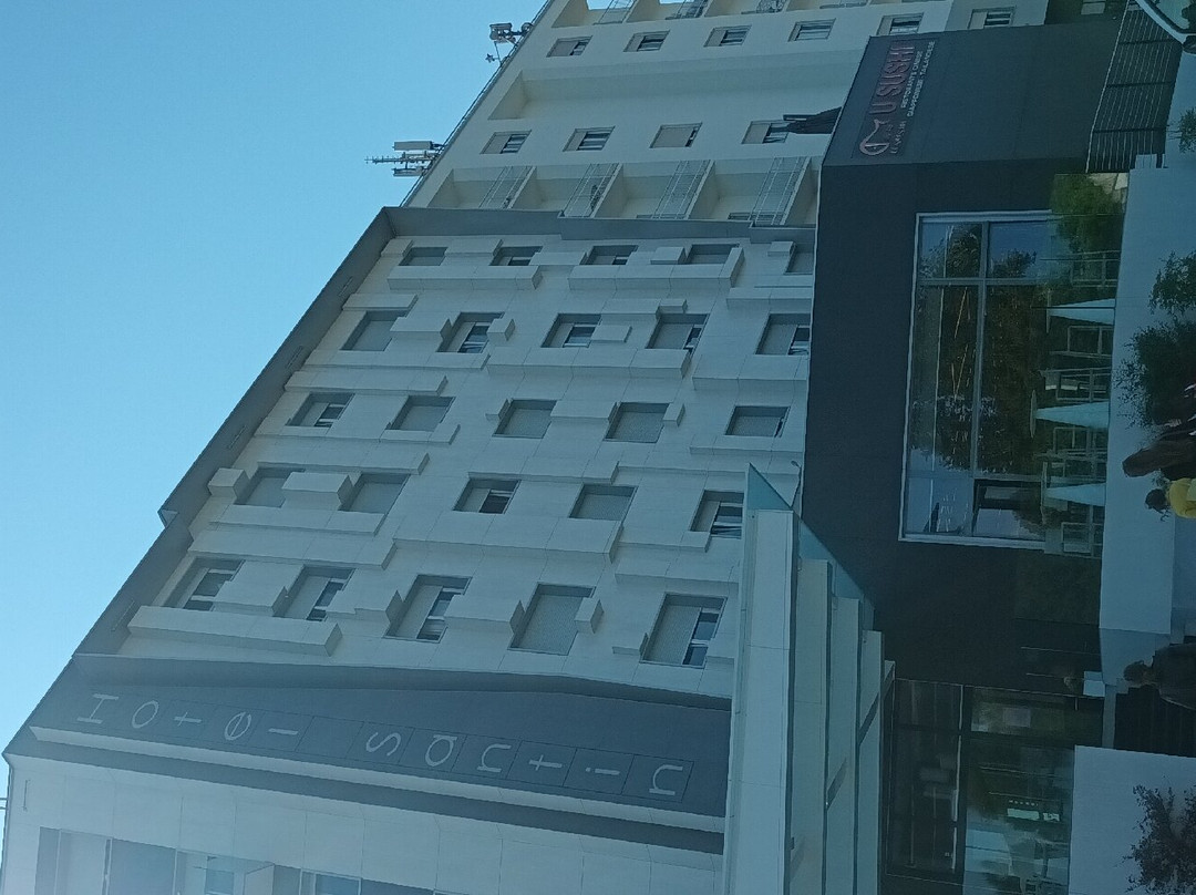桑丁酒店主图