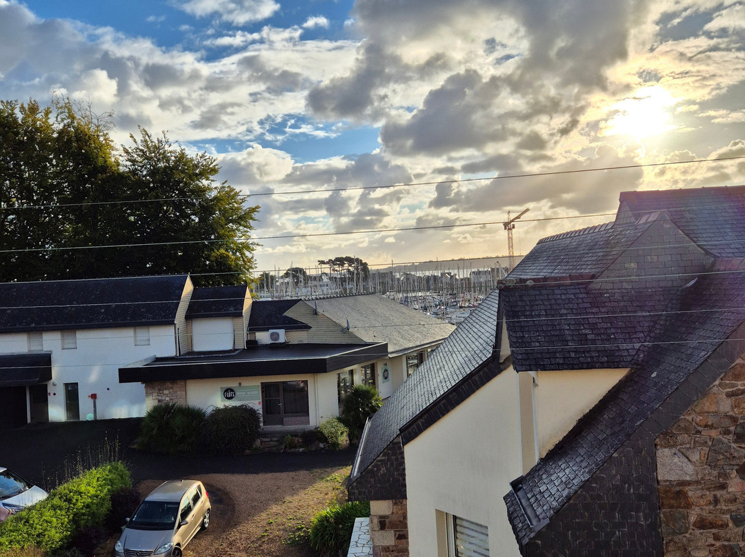 优秀家庭酒店主图