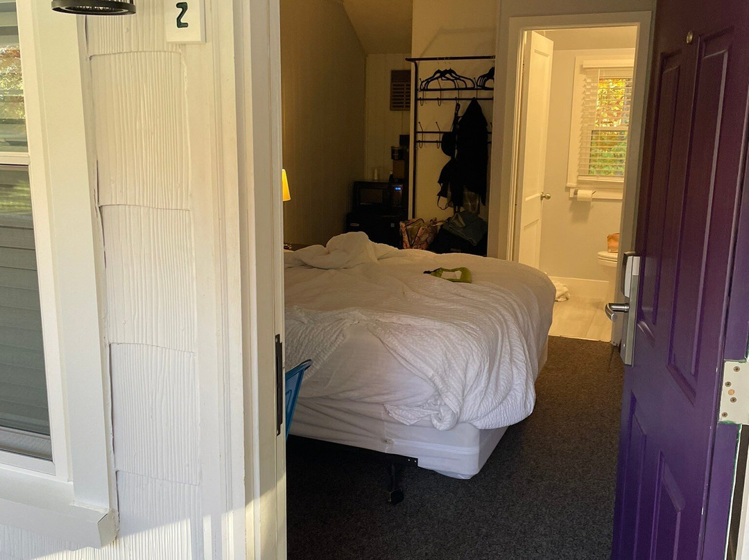 Julie's Park Cafe & Motel主图