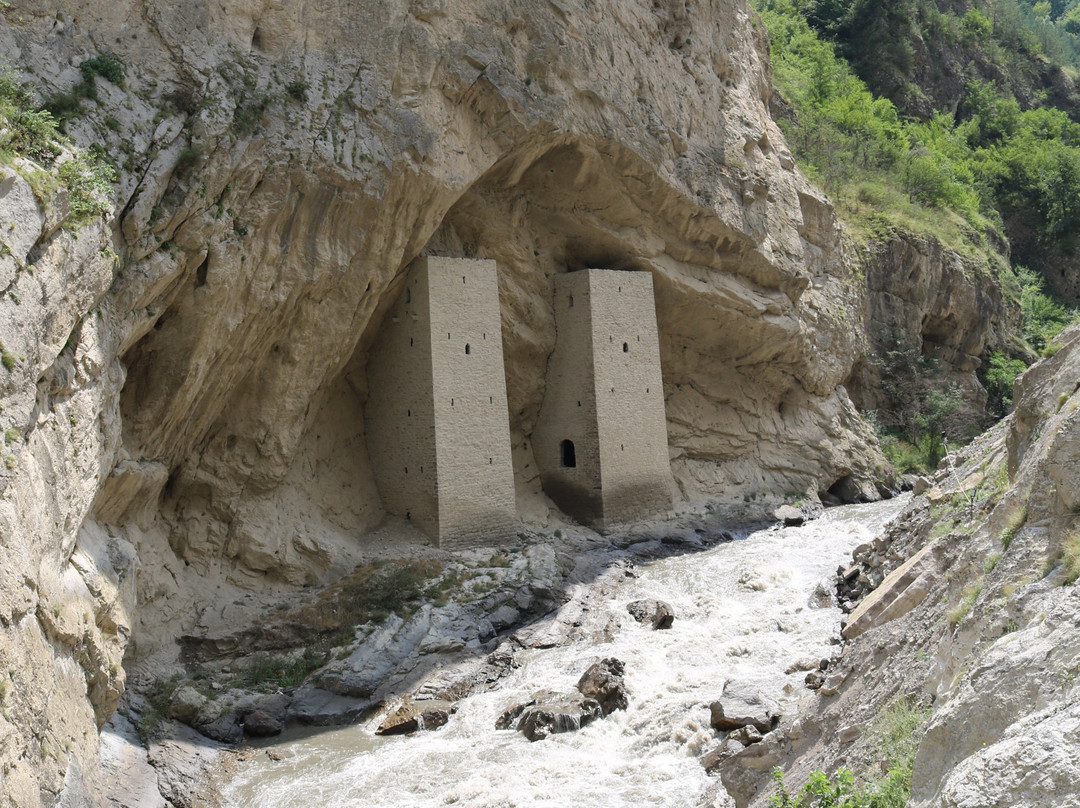 Uskaloi Twin Towers景点图片