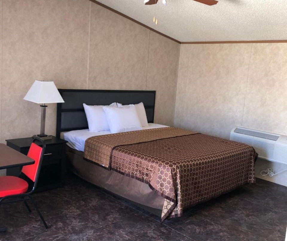 Monahans Country Inn